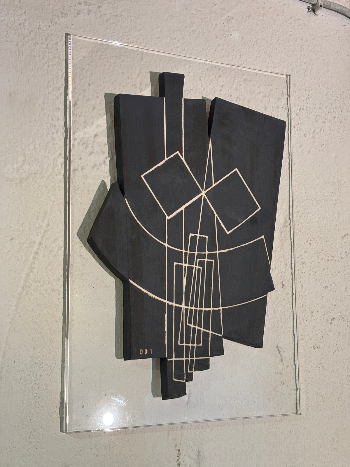 INSAN 001 | Charcoal & Shadow — ceramic sculpture detail
