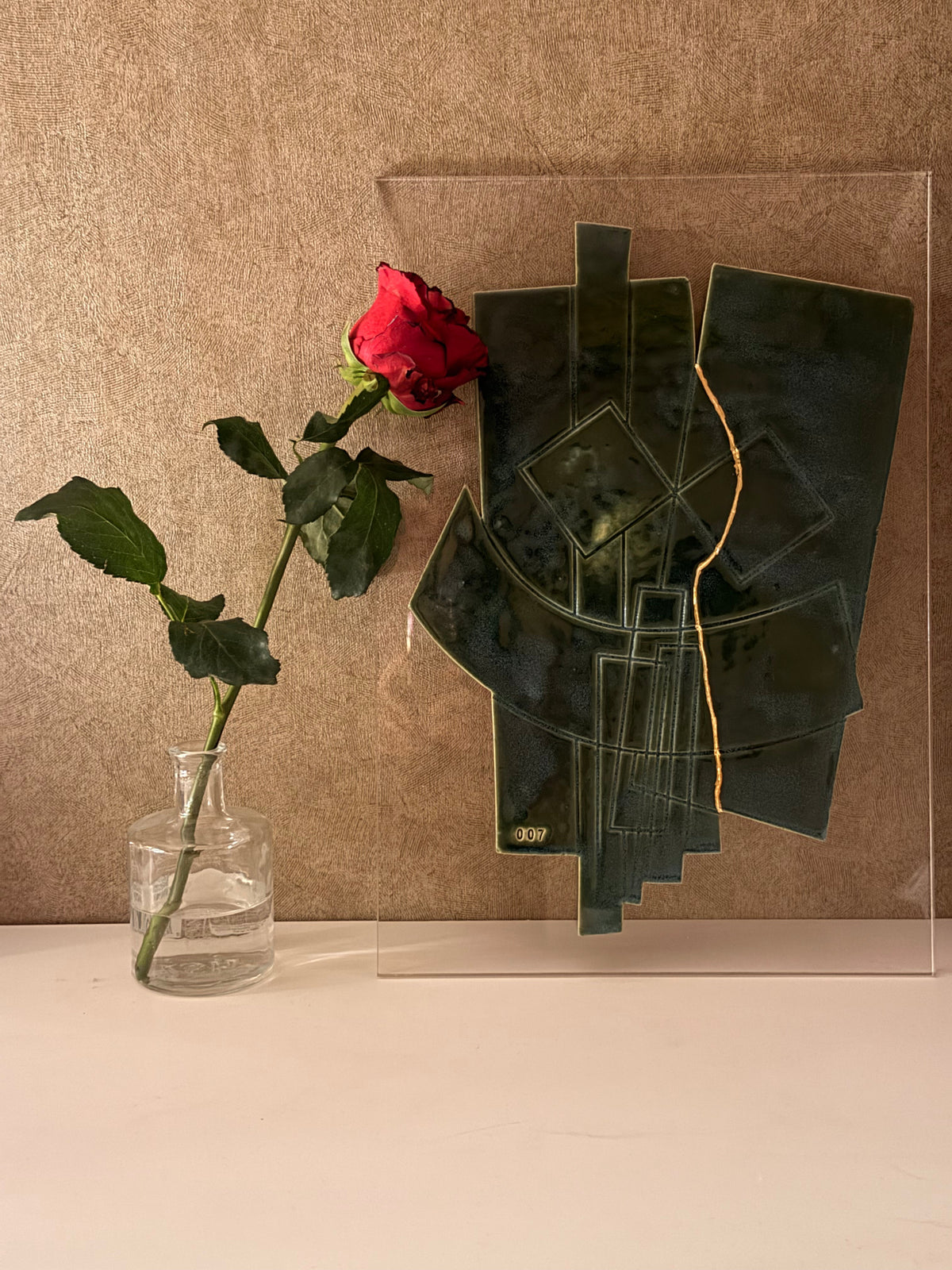 INSAN 007 | Gold & Scar — ceramic sculpture detail